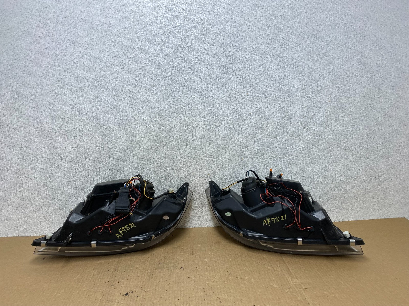 2006 to 2008 BMW 3-Series Sedan E90 Left+Right Set Side LED Headlights AF9821 DG11