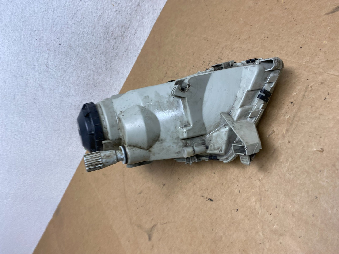 1999 to 2003 Saab 9-3 Front Right Passenger Side Headlight AE3223 DW8