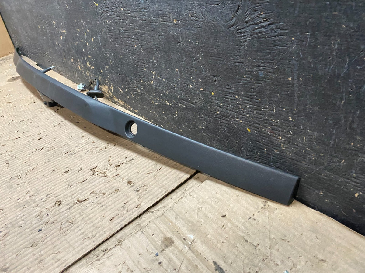 2016 - 2019 Ford Explorer Interceptor Rear Tailgate Molding With Camera X0212 DG1