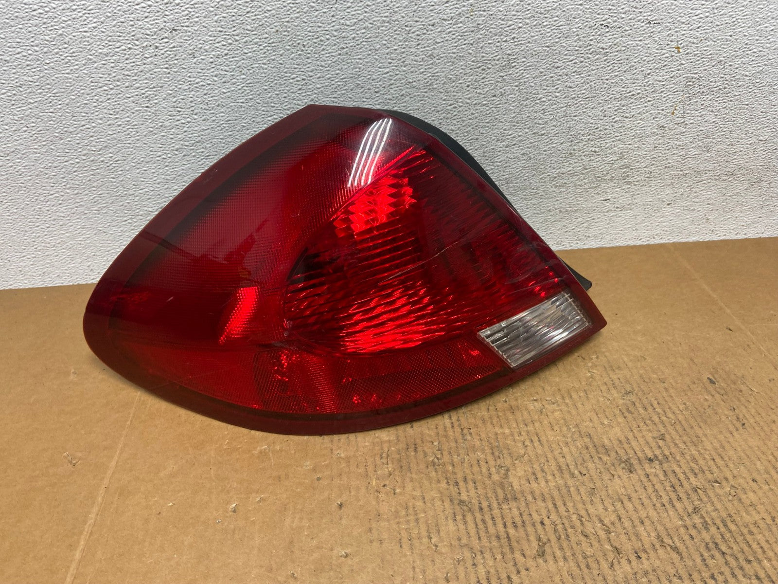 2000 2001 2002 2003 Ford Taurus Left Driver Lh Side Tail Light AE0250 LK0