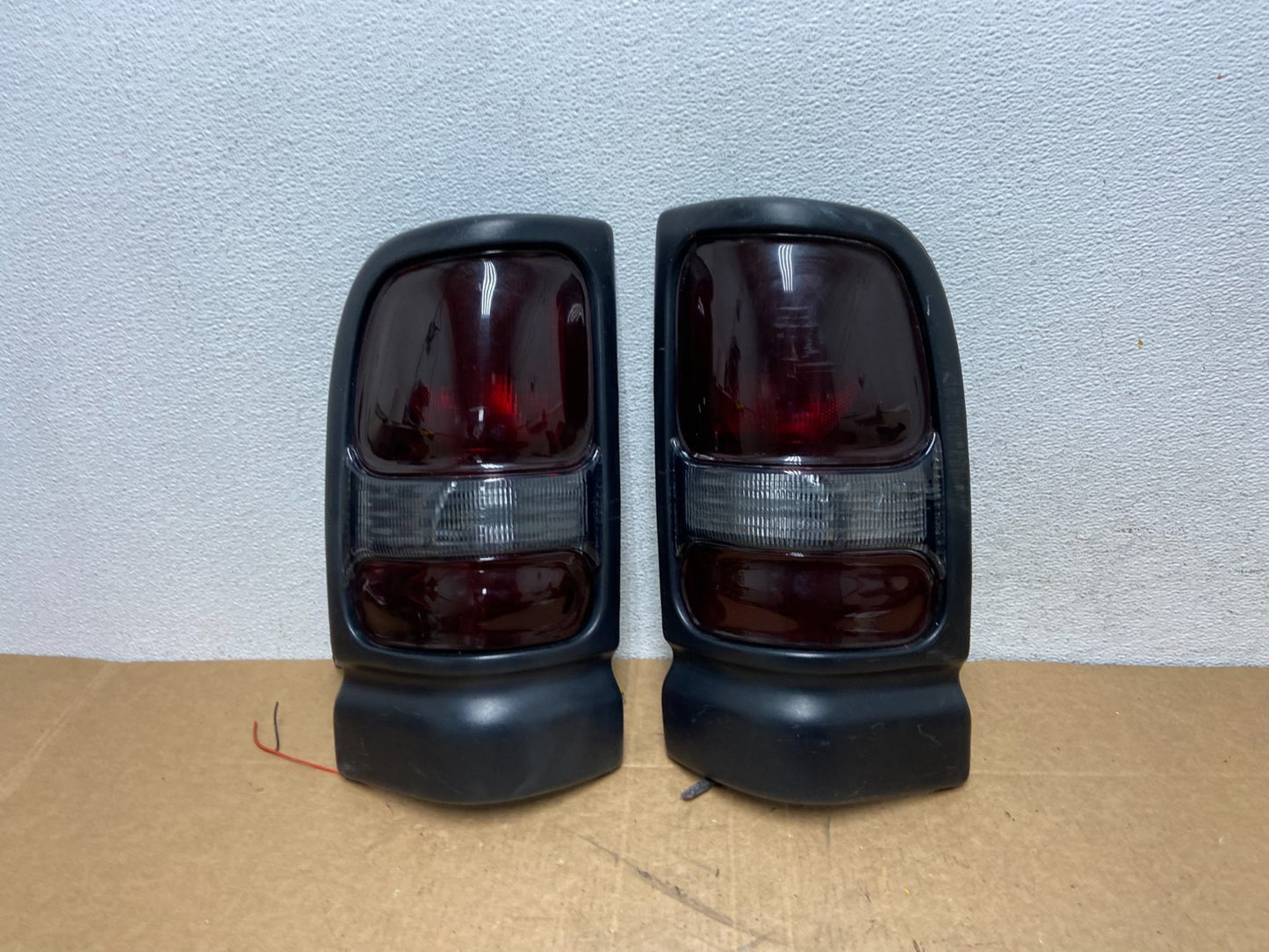 1994 to 2001 Dodge Ram 1500 Left+Right Tail Lights AD6080 DW0