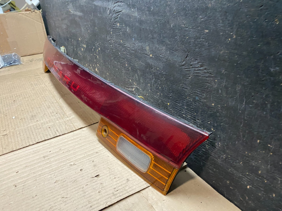 1995 to 1996 Subaru Legacy Wagon Trunk Mounted Center Tail Light Panel V3377 DG1