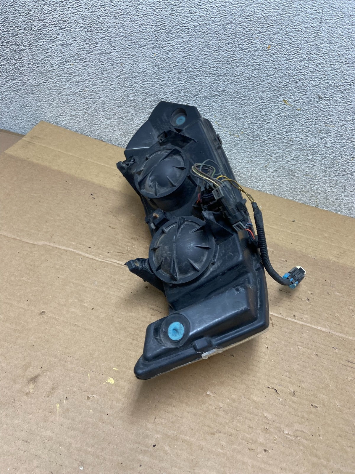 2003 to 2007 Saturn Ion Halogen Headlight Left Driver LH Side AD2459 DW8