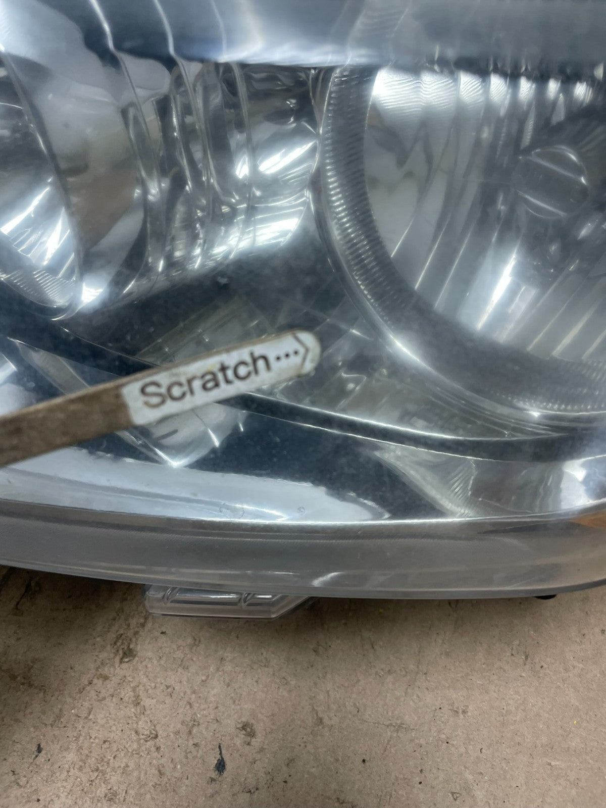 2011 to 2013 Jeep Grand Cherokee Halogen Left Driver Lh Headlight AD2472 DW3