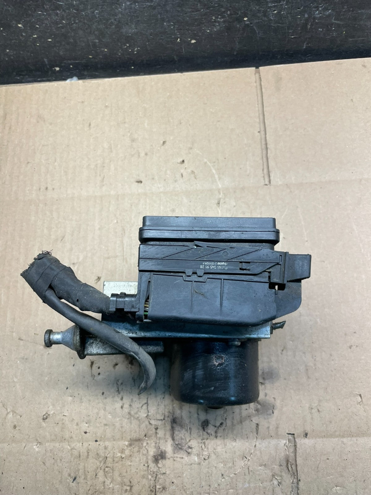 2006 - 2007 Mercedes C280  ABS Anti Lock Brake Pump Module a2035454732 v9095 DG3