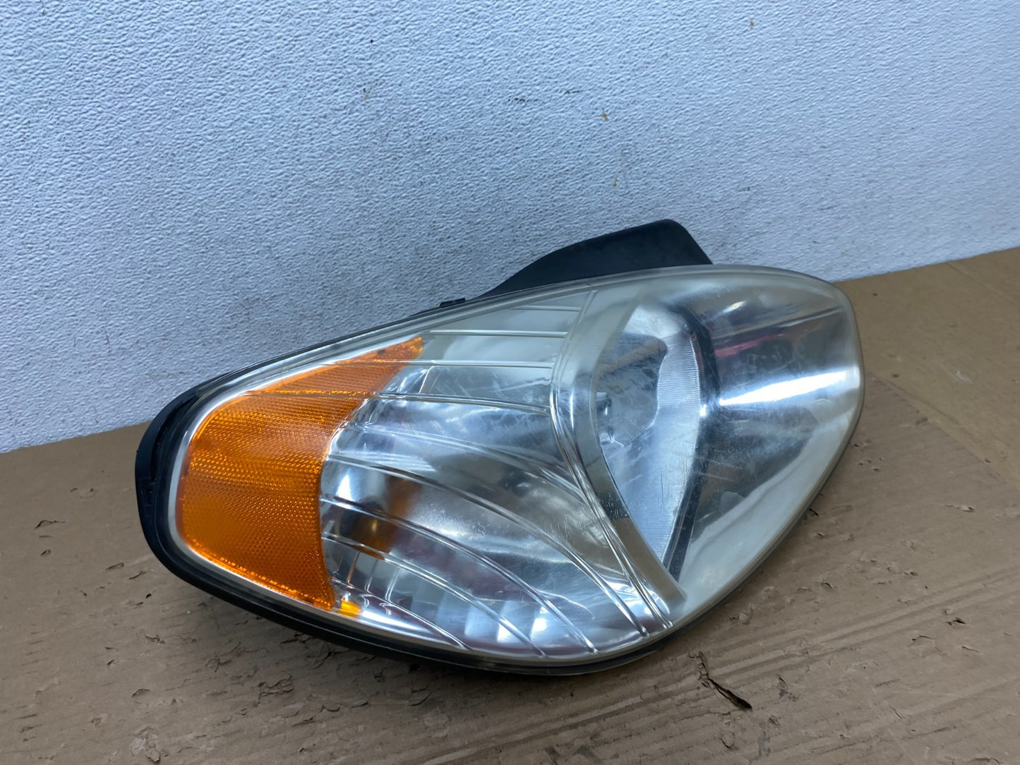 2006 to 2011 Hyundai Accent Sedan Right Passenger Halogen Headlight AD4378 DW2