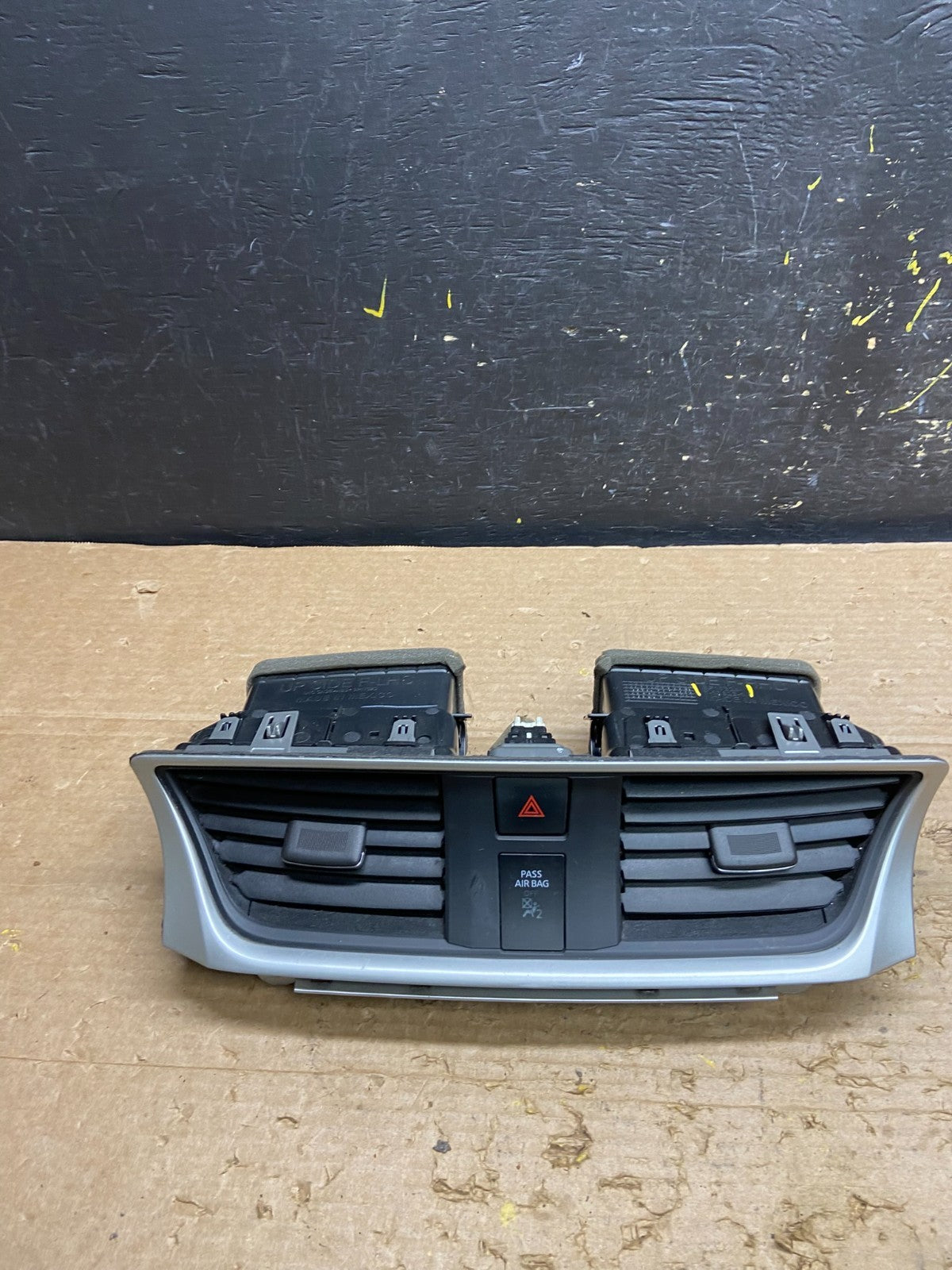2013 to 2015 Nissan Sentra Air Vents Top Dash Center W/Hazzard Switch w3294 DG0