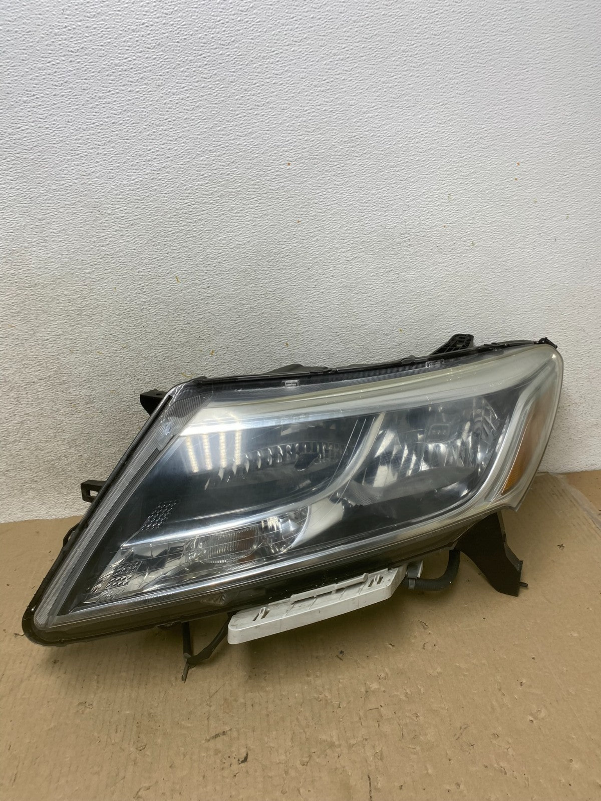 2013 - 2016 Nissan Pathfinder Left Driver LH Side Headlight Halogen AH68740
