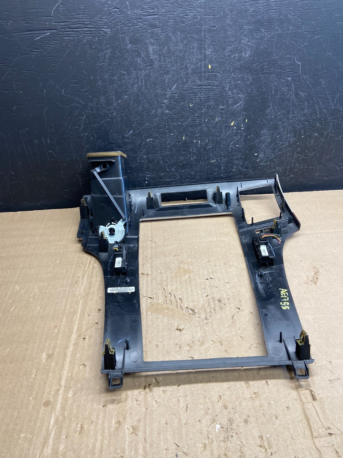 2007-2014 Cadillac Escalade Center Dash Trim Radio Bezel Vent Wood AE1755 DG3