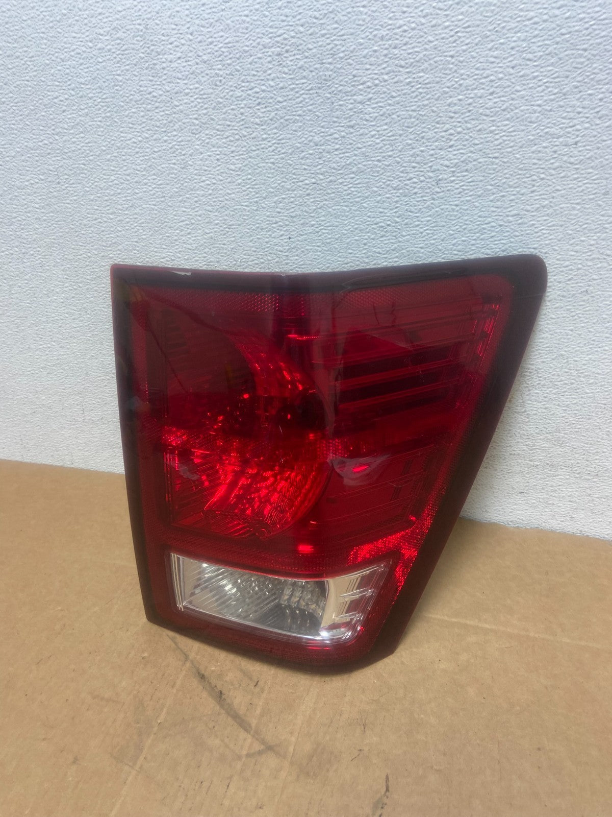 2007 to 2010 Jeep Grand Cherokee Right Passenger Tail Light AD6015 DW0