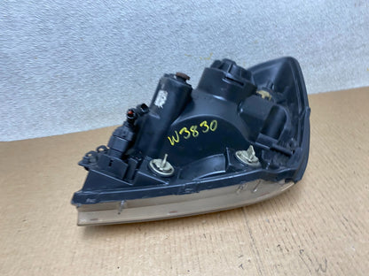 2005 to 2006 Kia Sportage Right Passenger RH Halogen Headlight OEM W3830 DW10