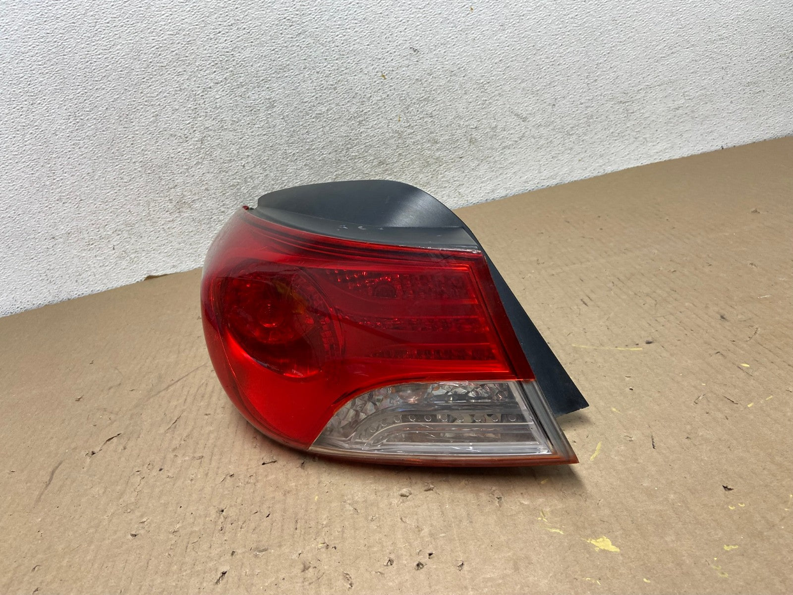 2011 2012 2013 Hyundai Elantra Sedan Left Driver Side Tail Light AG8056 LK2