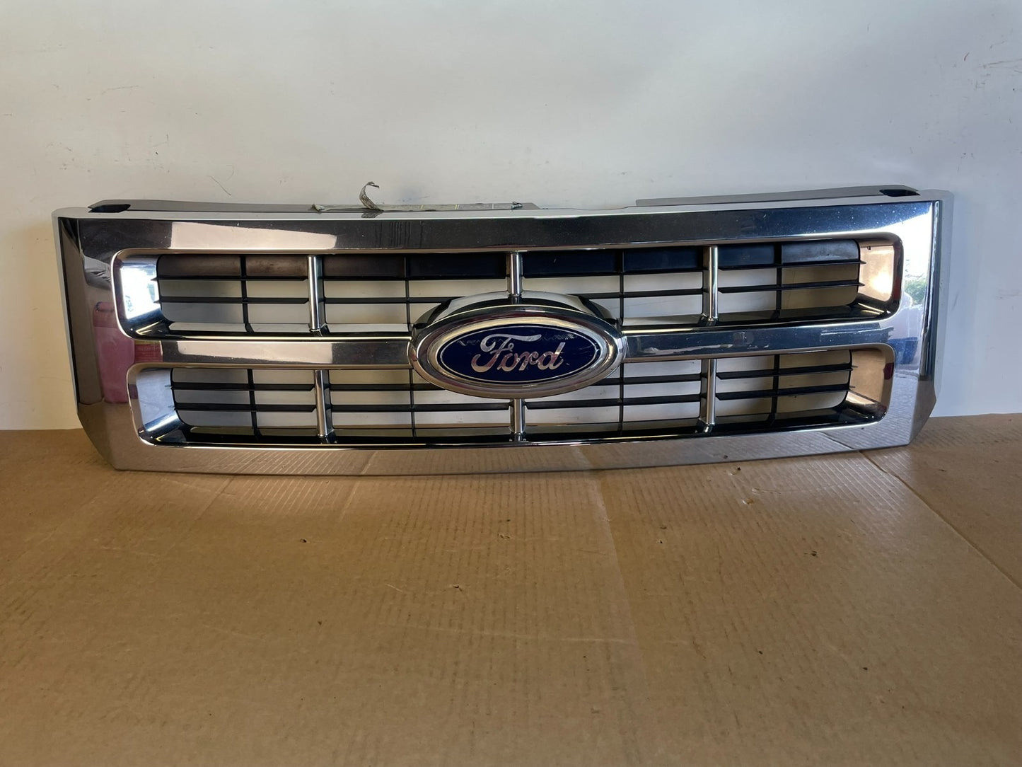 2008 to 2012 Ford Escape Front Upper Grill Grille AH0077 DG0