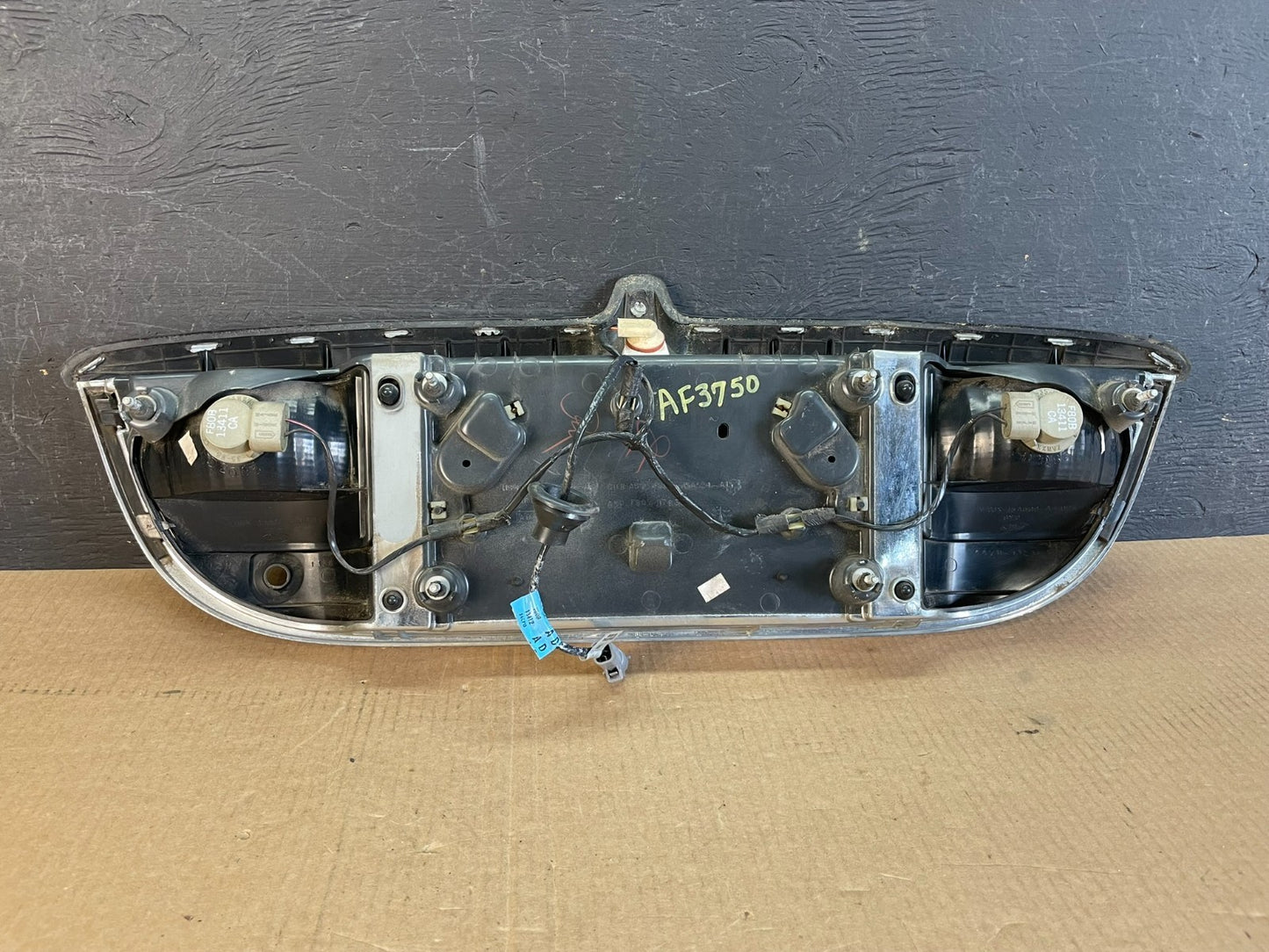 1999-2002 Lincoln Continental License Plate Panel Backup Lights Trim af3750 DG3