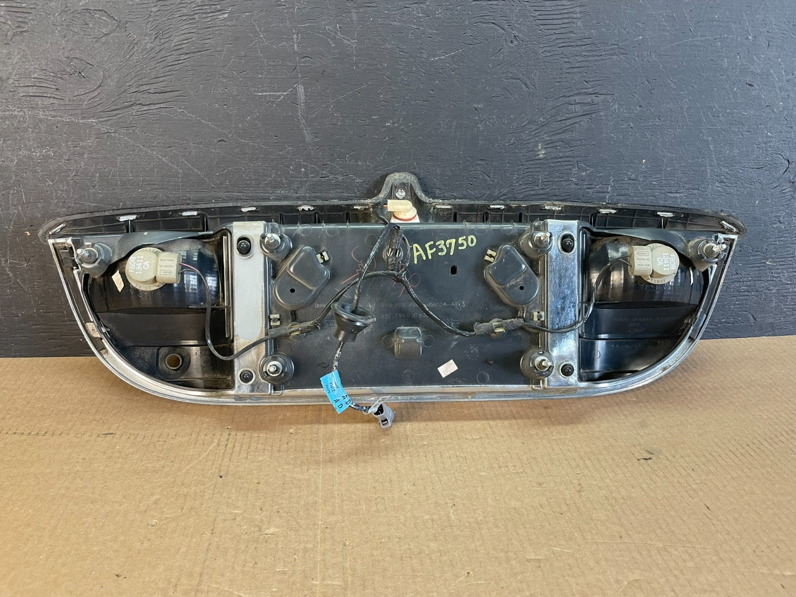 1999-2002 Lincoln Continental License Plate Panel Backup Lights Trim af3750 DG3
