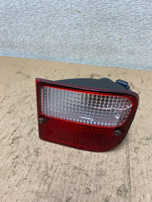 2004-2005 Land Rover Freelander Lower Right Passenger Bumper Tail Light S5266 DG0