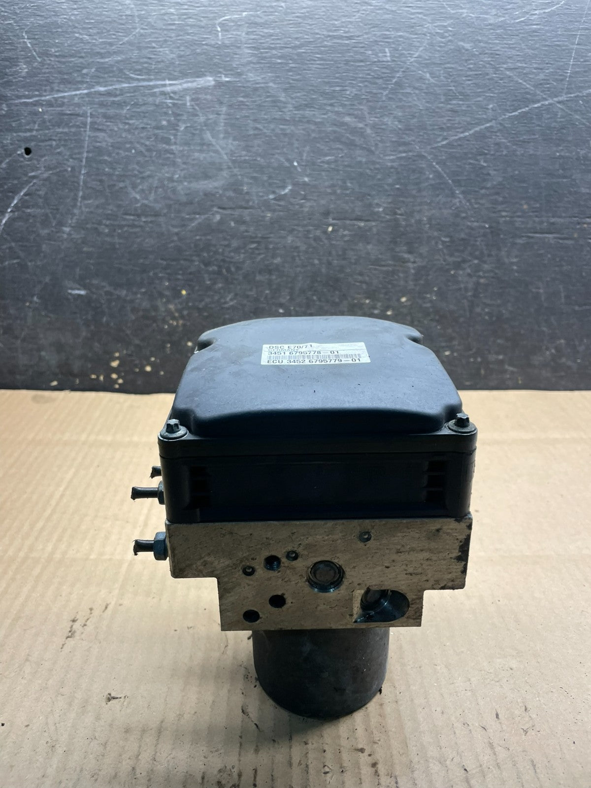 2007 to 2010 BMW X5 E70 ABS Anti-Lock Brake Pump 3451 6795778 X8572 DG0