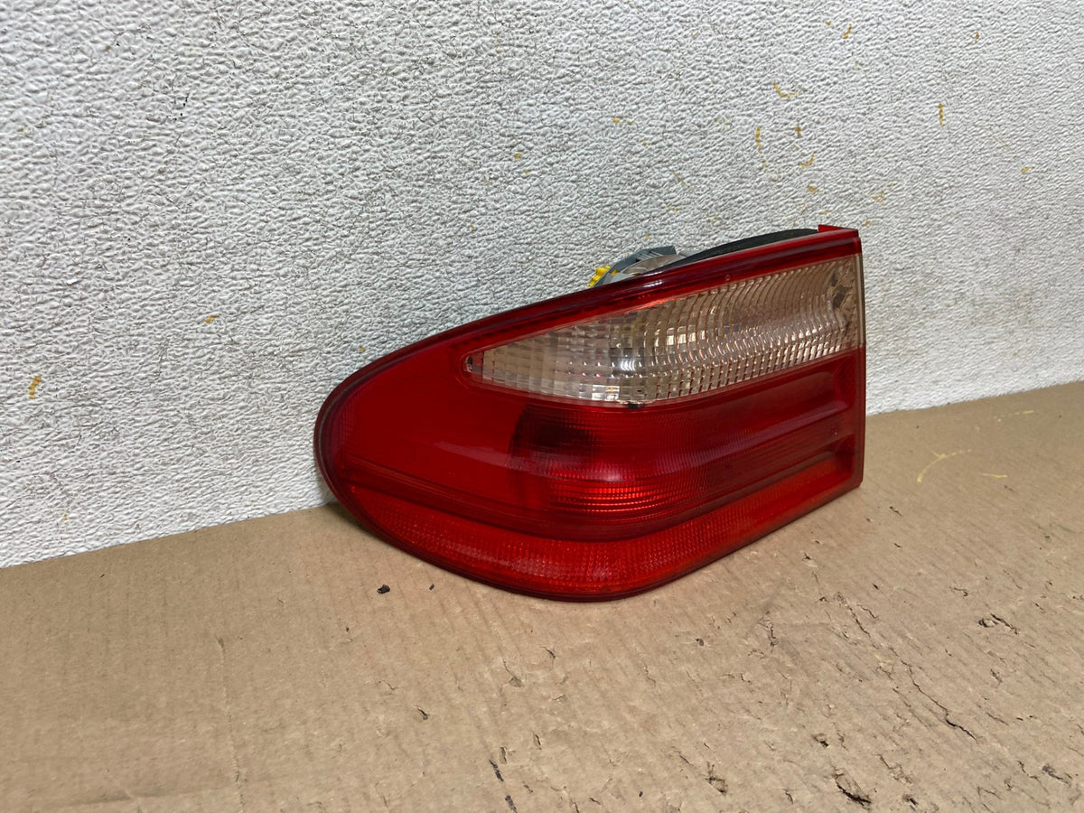 2000-2002 Mercedes-Benz E-Class E430 E320 Left Driver LH Tail Light AH5983 LK1
