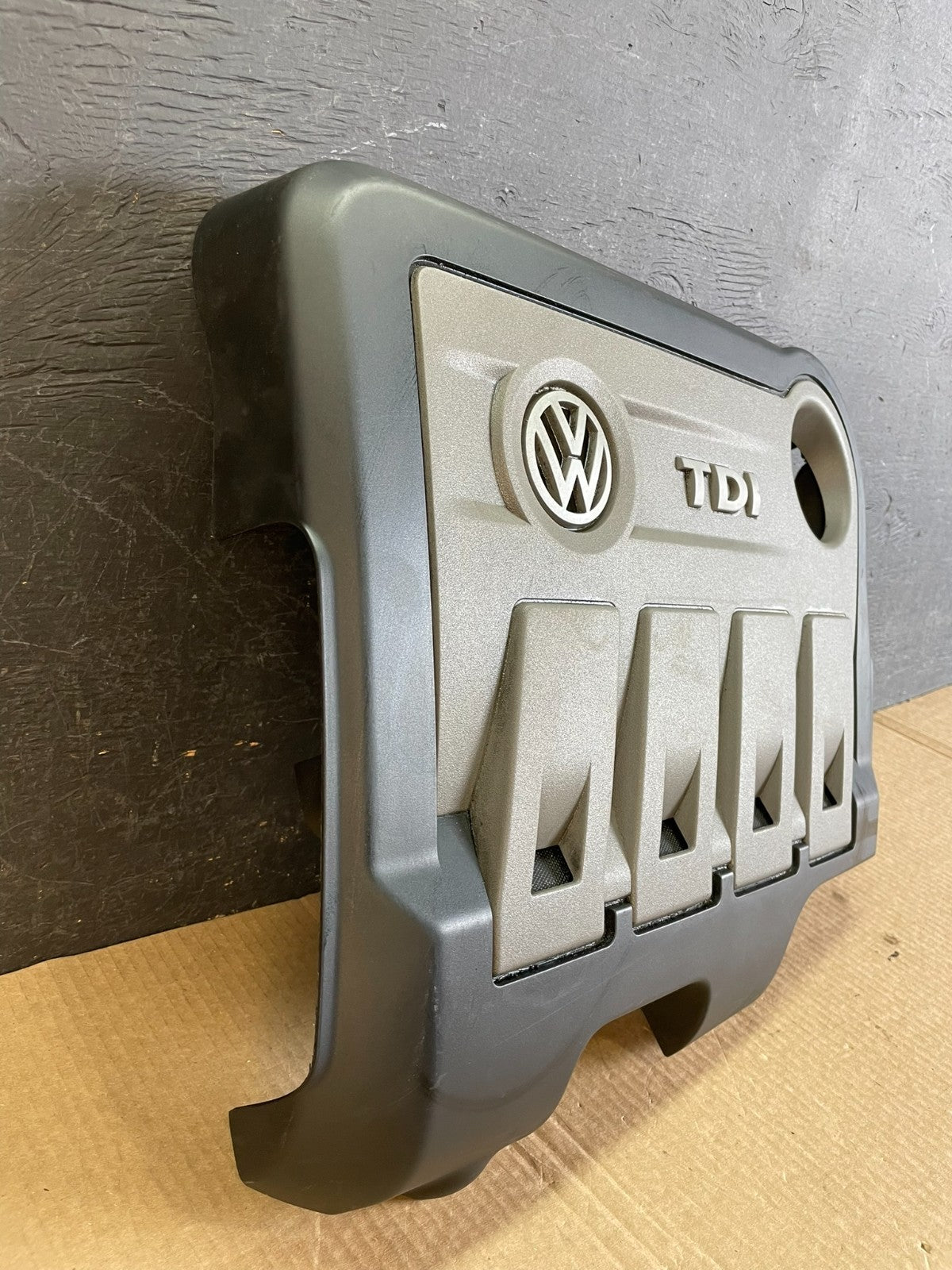 2010 to 2014 Volkswagen Golf TDI Engine Motor Cover af3633 DG2