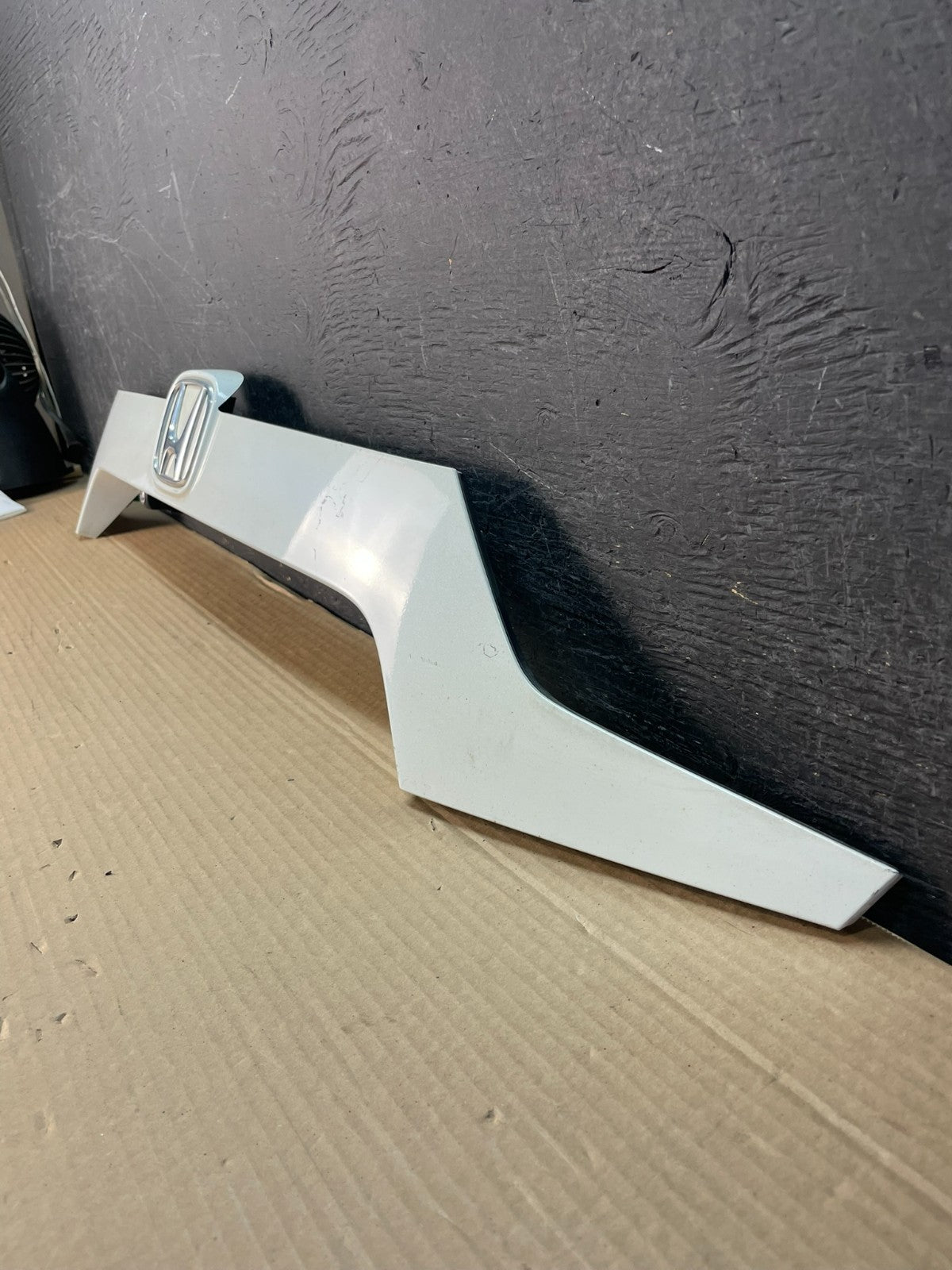 2008-2012 Honda Accord Rear Trunk License Garnish Finish Molding Camera ae9933 D1
