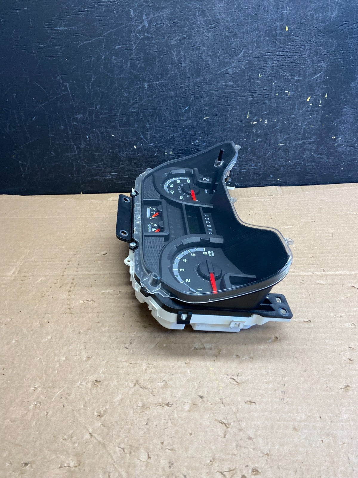 2014 2015 Ford E150 E250 E350 VAN Gauge Speedometer Cluster AF2656 DG1