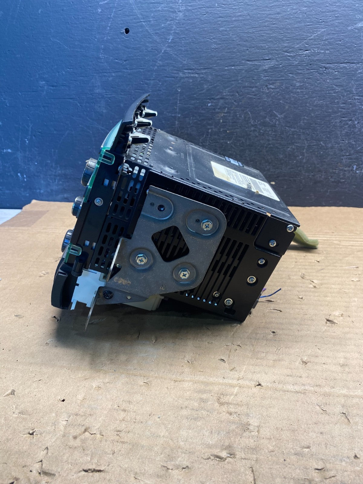 2009 to 2011 Honda Pilot AM FM CD Audio Radio Player Climate Control AD9624 DG1