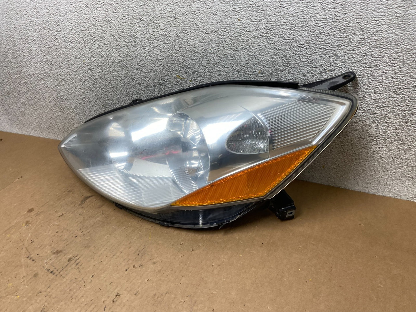 2006 to 2010 Toyota Sienna Left Driver Lh Side Headlight Halogen Z7018 DW1