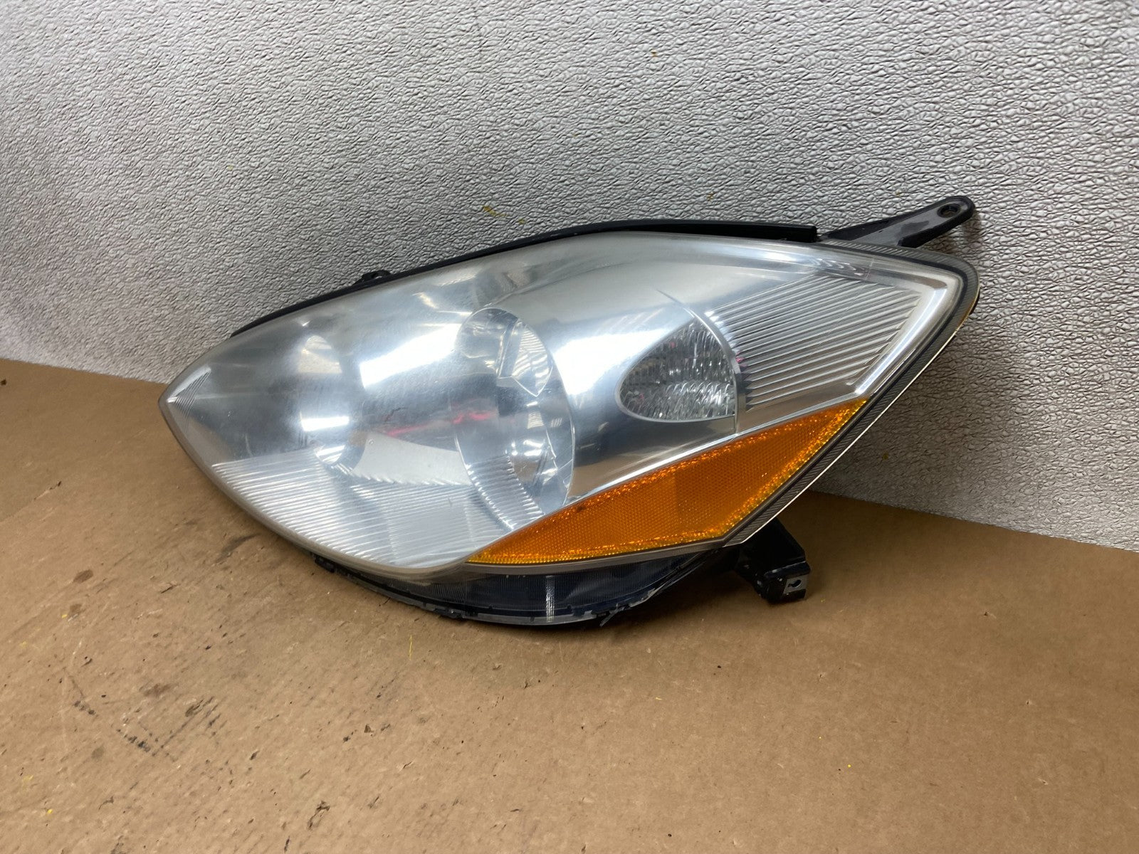 2006 to 2010 Toyota Sienna Left Driver Lh Side Headlight Halogen Z7018 DW1