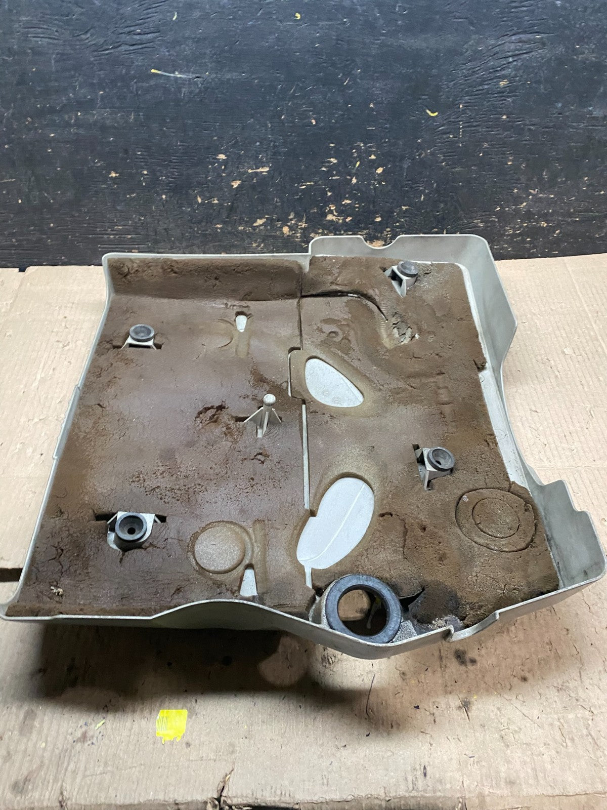 2004 to 2007  Cadillac CTS 3.6L Plastic Engine Cover Shield OEM x8181 DG6