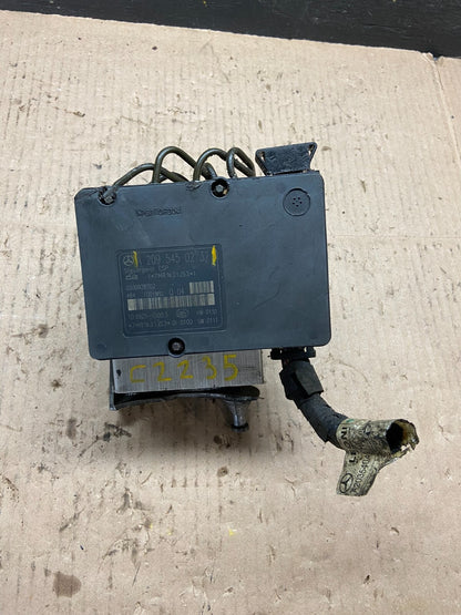 2003-2006 Mercedes R230 SL500 E550 ABS Anti Lock Brake Pump Module C2235 DG10