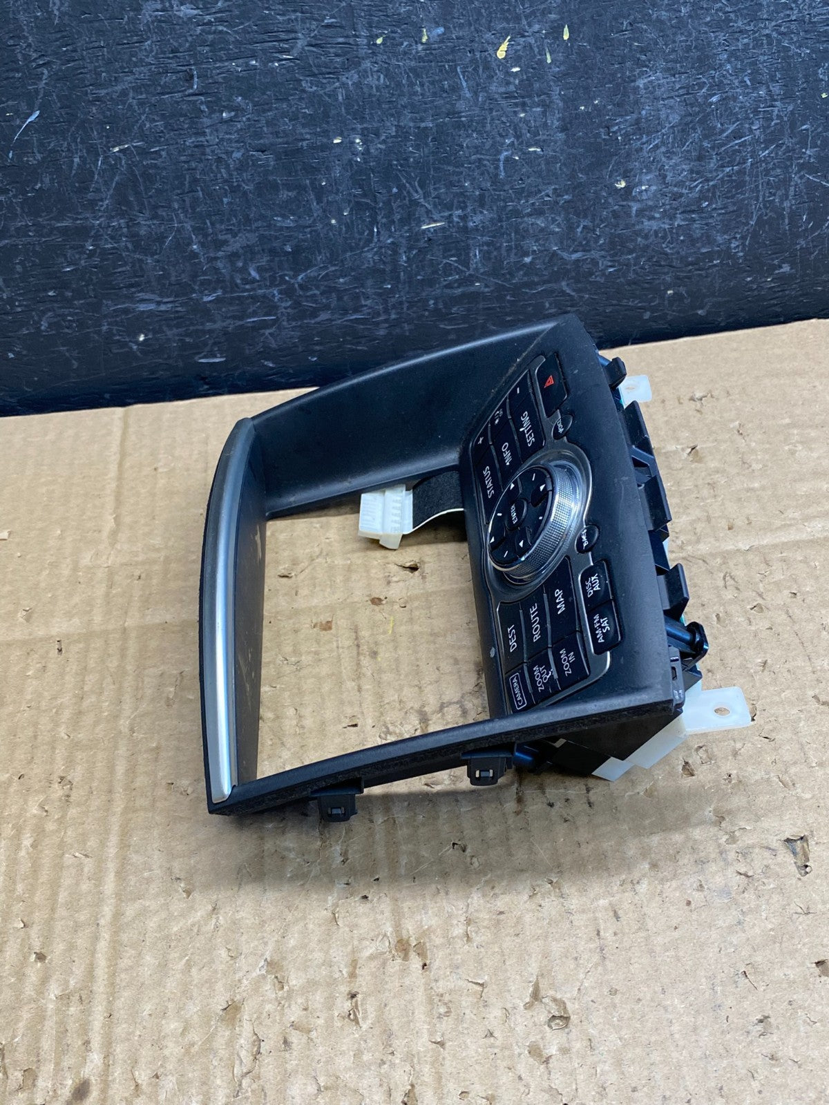 2008 - 2012 Infiniti G35 EX35 Radio Player Screen Panel Bezel AC9624 DG1