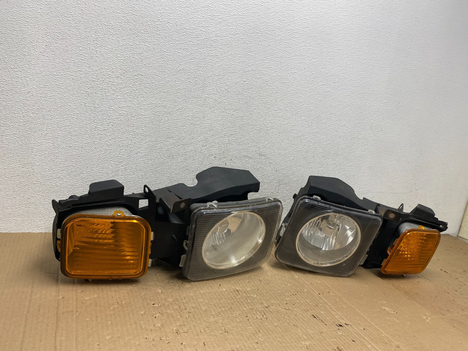 2006 to 2010 Hummer H3 Left+Right Halogen Headlights AE9018 DW2
