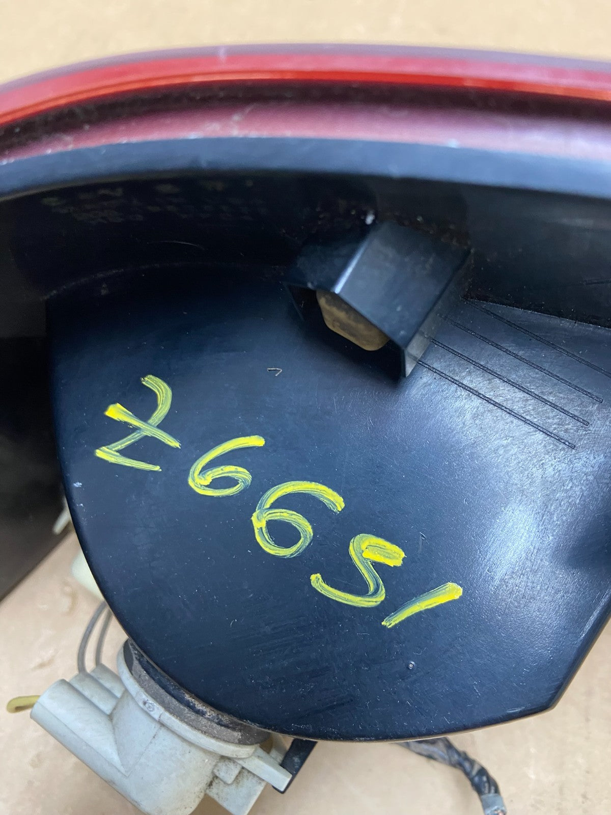 2000-2002 Saturn SL S-Series Right Passenger RH Side Tail Light OEM Z6651 DW6