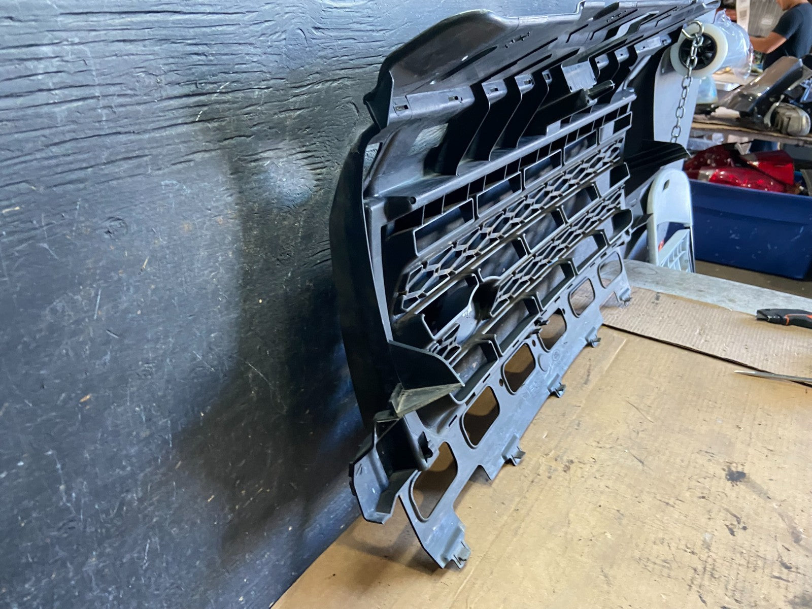 2008 to 2010 Land Rover LR2 Front Bumper Grille Grill OEM R0020 DG9