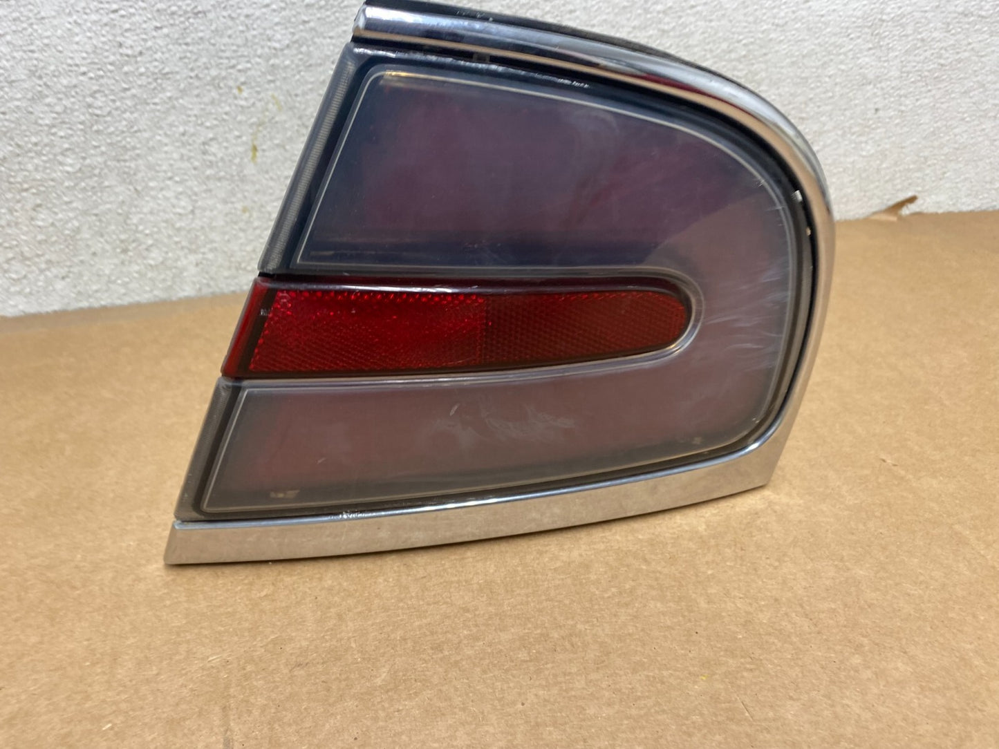 1997-1998 Buick Park Avenue Ave Right Passenger Rh Side Tail Light OEM L0201 DW0