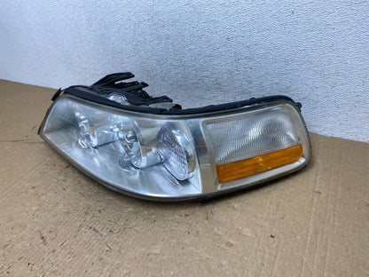 2005 to 2011 Lincoln Town Car Left Driver LH Side Headlight AG1181 DW1
