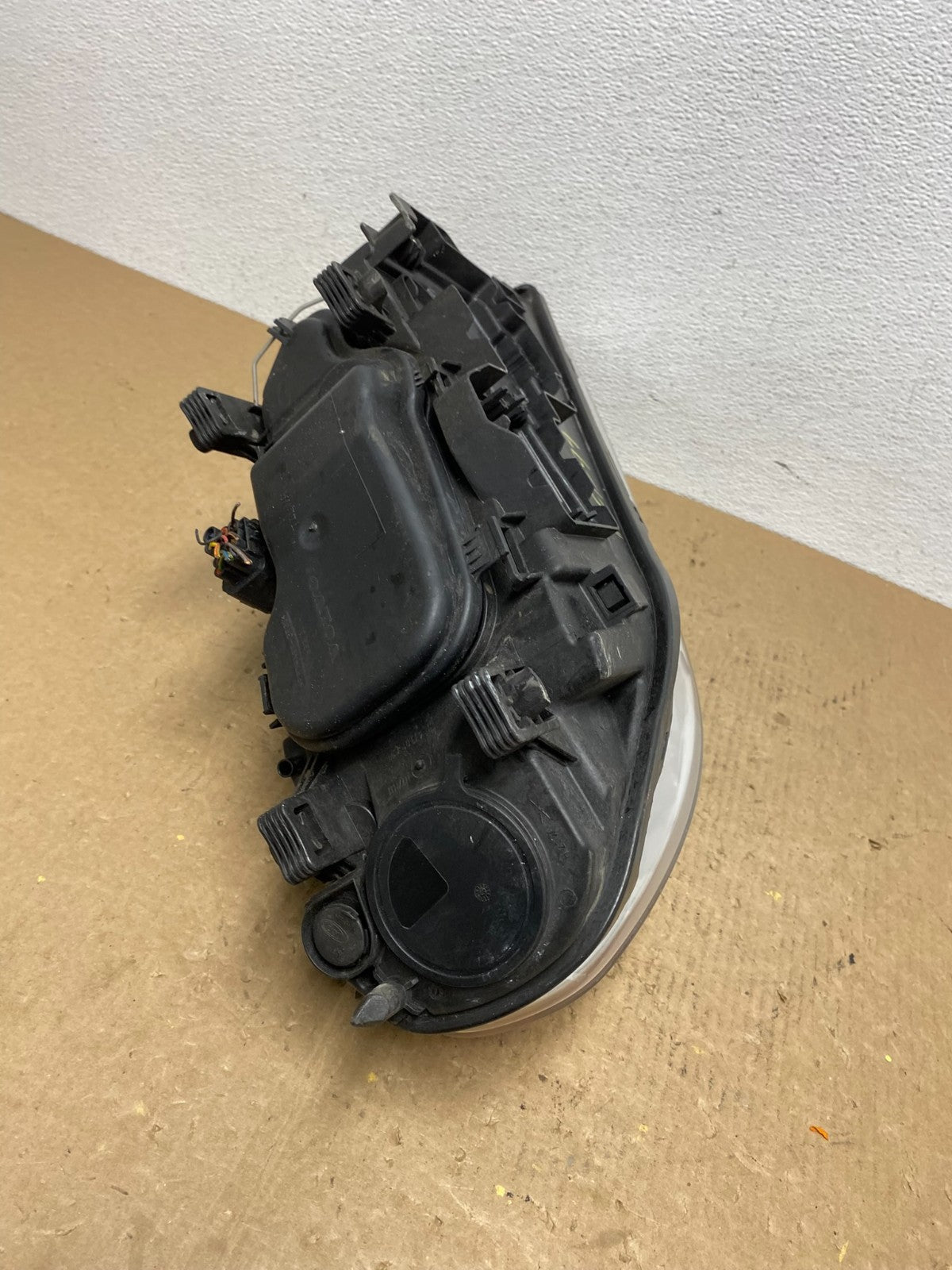 2008 to 2013 Volvo XC70 V70 S80 Driver Side Left Halogen Headlight AC1599 DW6