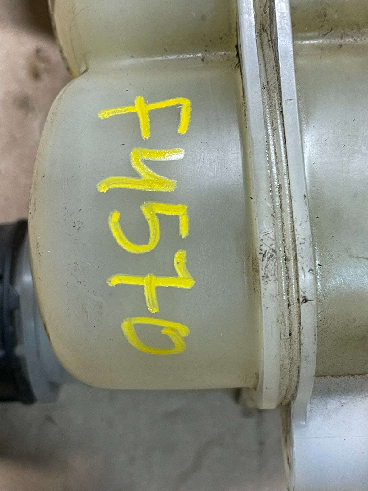 2020-2023 Ford Explorer Radiator Coolant Recovery Bootle Tank  F4570 DG17
