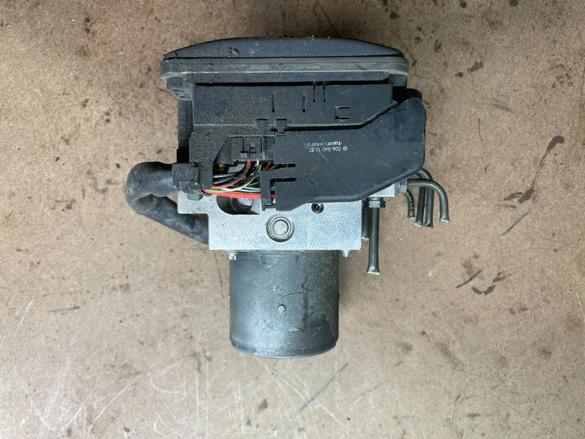2007 to 2011 Mercedes E350 ABS Anti Lock Brake Pump j1975 DG3