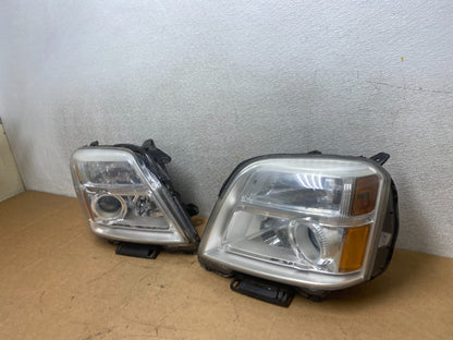 2010 to 2015 GMC Terrain Halogen Left+Right Side Headlights X4747 DW1