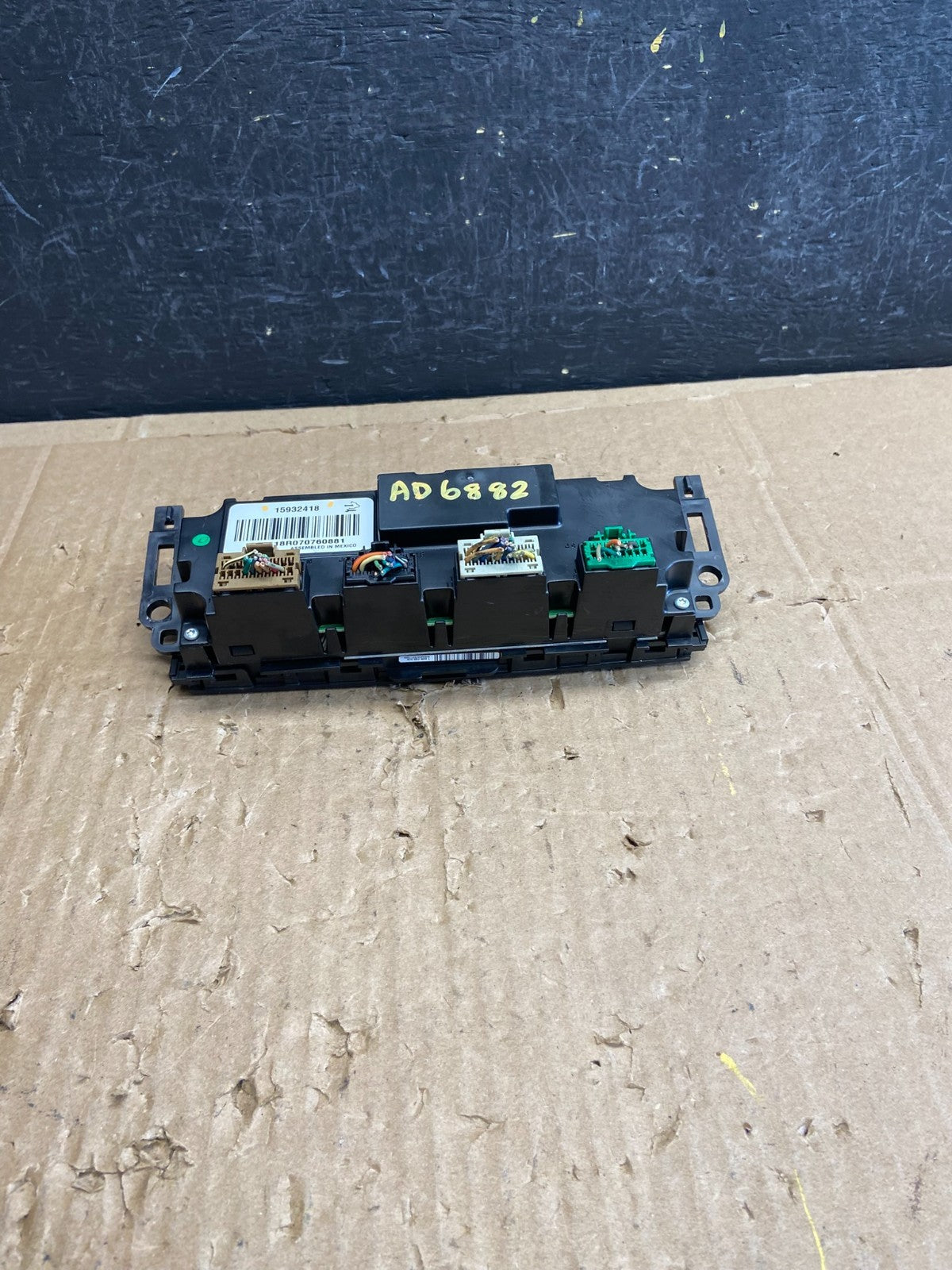 2007-2011 GMC Yukon Tahoe Automatic Climate Temperature Temp Control AD6882 DG4