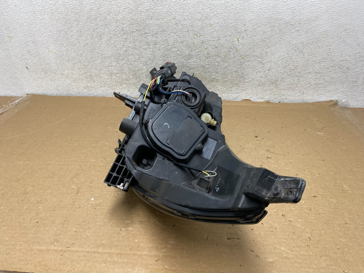 2013 to 2016 Chevrolet Malibu Right Passenger Headlight Xenon HID AH8520 DW9