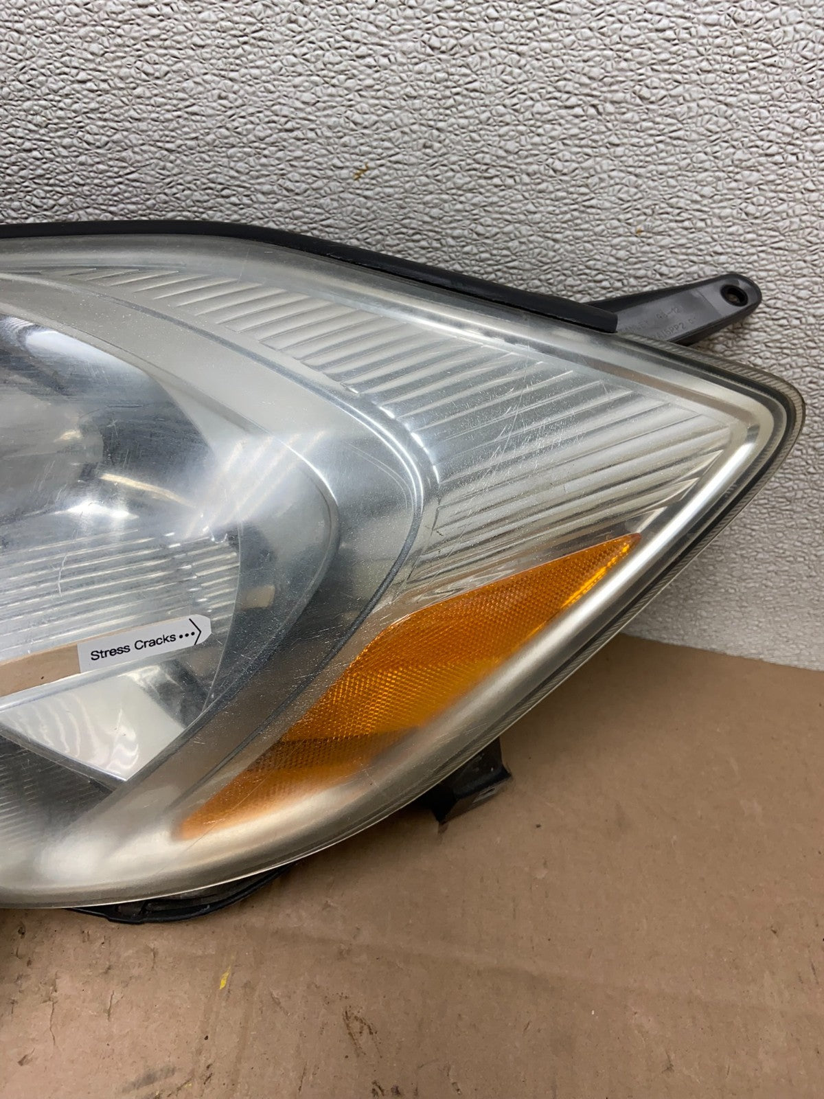 2004-2005 Toyota Sienna Left Driver LH Side Halogen Headlight Y0328 DW4