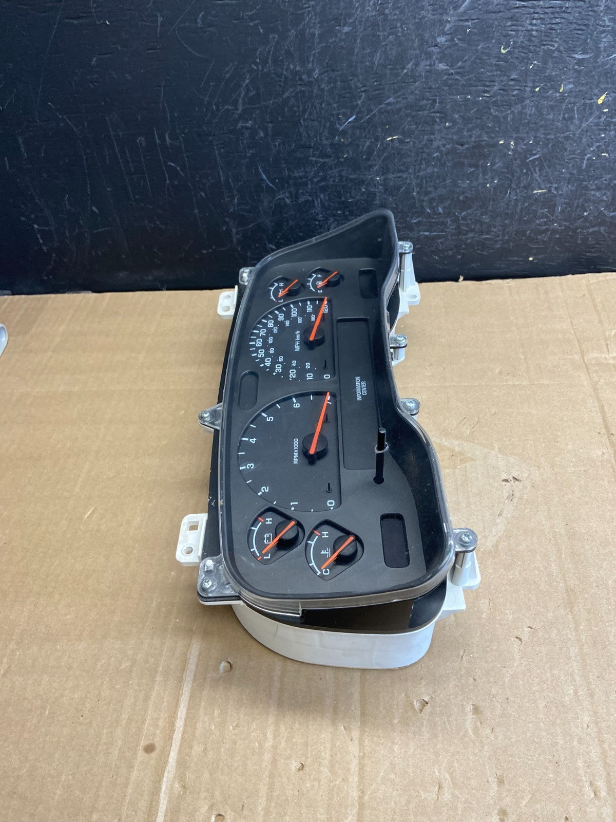 2001 2002 2003 Dodge Durango Speedometer Instrument Cluster Gauge AD70771