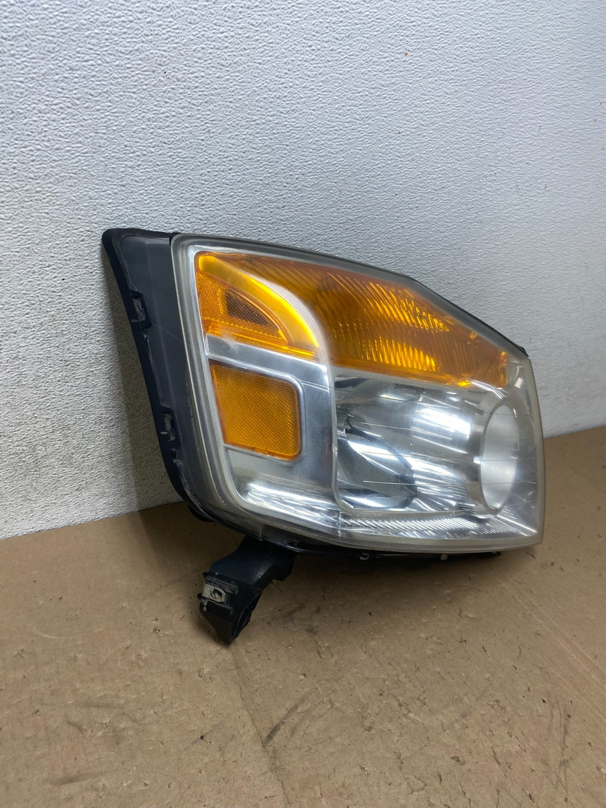 2008 - 2015 Nissan Armada Right Passenger RH Headlight Halogen AG5381 DW1