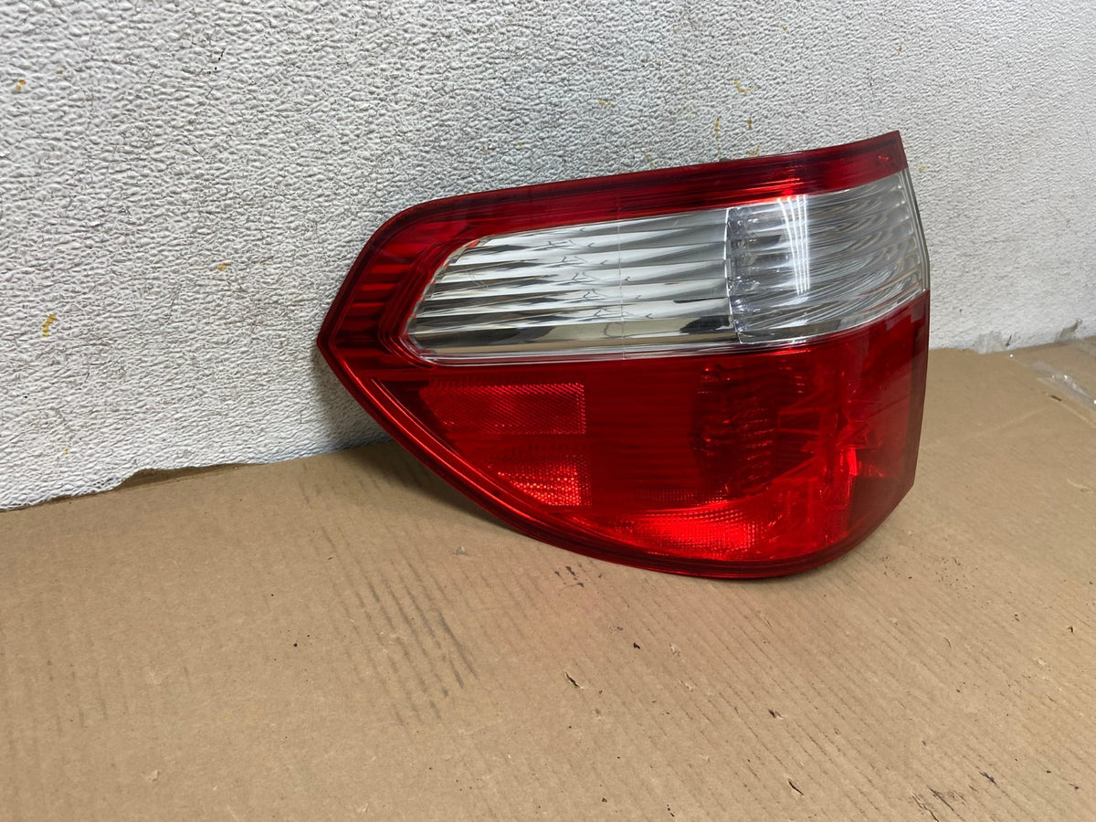 2005 2006 2007 Honda Odyssey Left Driver LH Side Tail Light AH3021 LK1