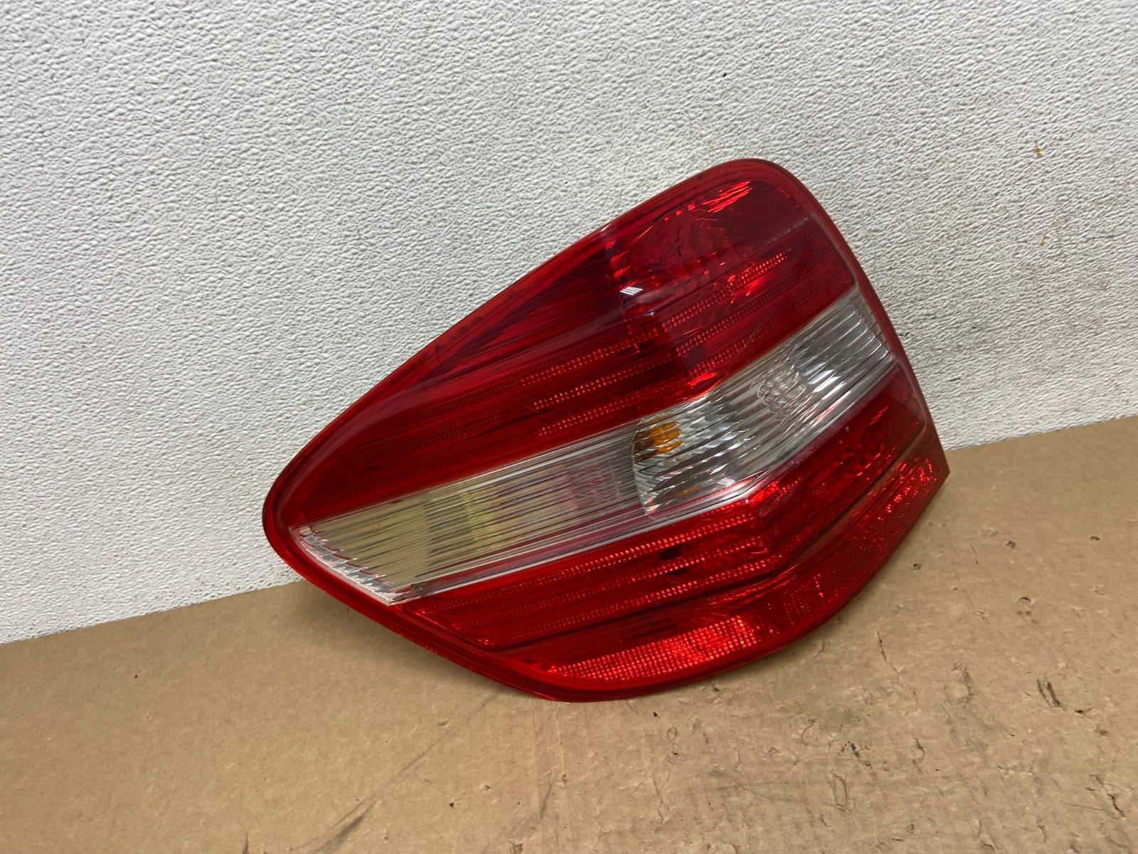 2006 - 2008 Mercedes ML 350 Ml-Class Left Driver Lh Tail Light AG1274 LK0