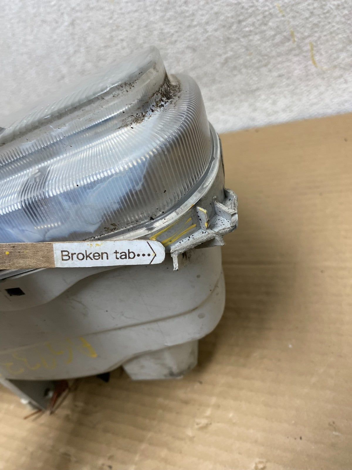 1999-2005 Suzuki Grand Vitara Right Passenger Side Halogen Headlight AG9331 DW5
