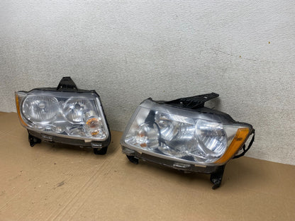 2011-2013 Jeep Grand Cherokee Left+Right Halogen Headlights T8174 DW1