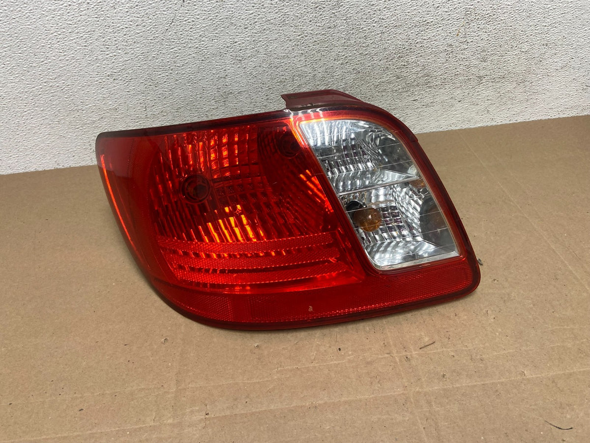 2006 to 2011 Kia Rio Sedan Left Driver LH Side Tail Light AE4934 DG0